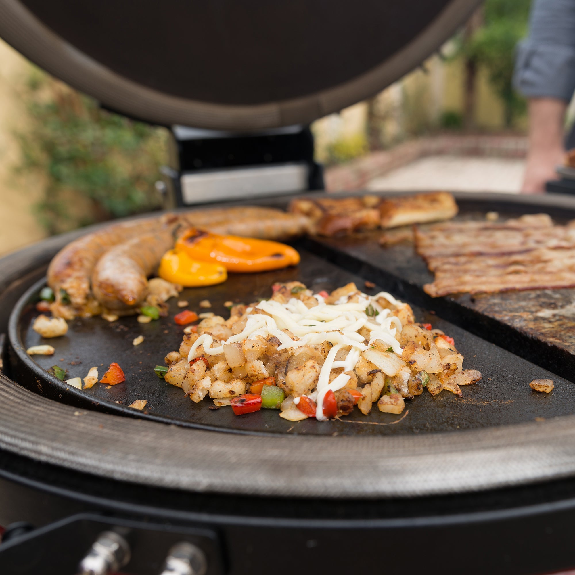 Kamado Joe Classic I with Voyager Pack
